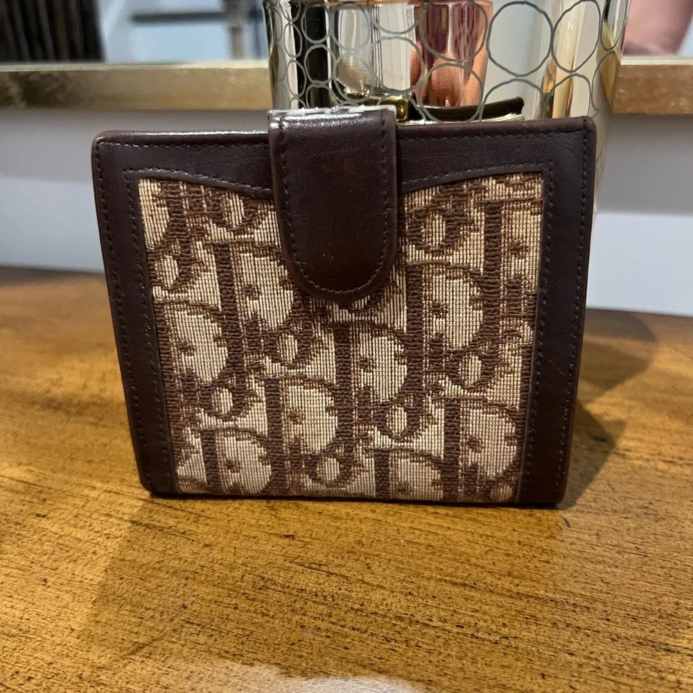 Christian Dior Vintage kiss lock wallet